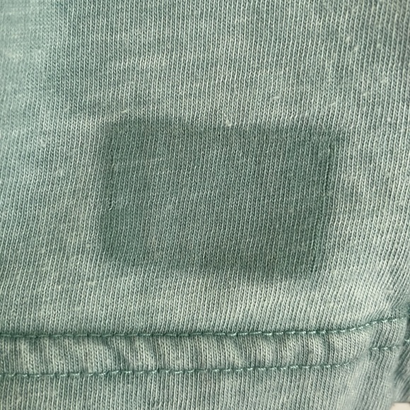 Hollister Men’s crew neck long sleeve tee. - Picture 3 of 3